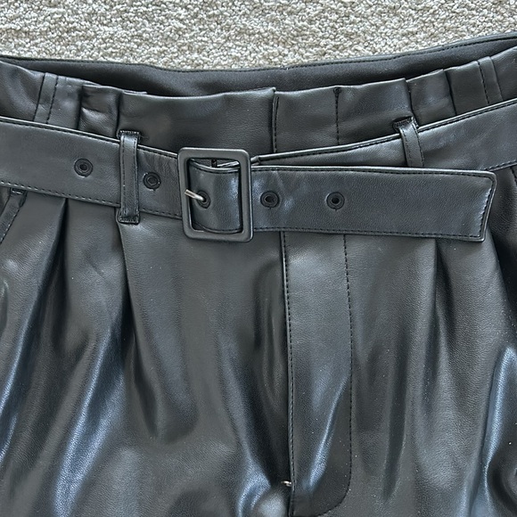 Abercrombie vegan leather pants with belt - Picture 3 of 6